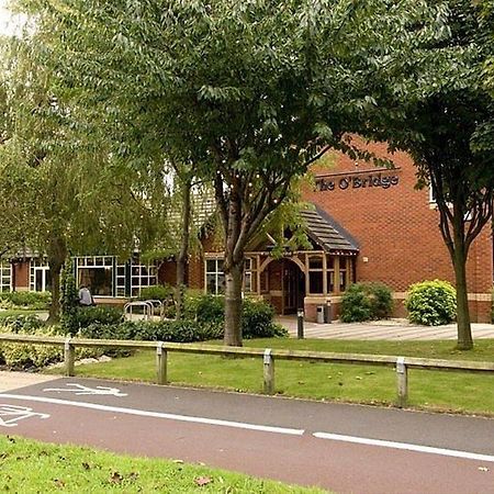 Premier Inn Taunton Central ภายนอก รูปภาพ